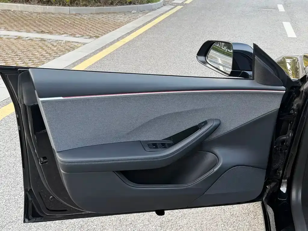 Tesla Model 3 2023 из CN, фото 3