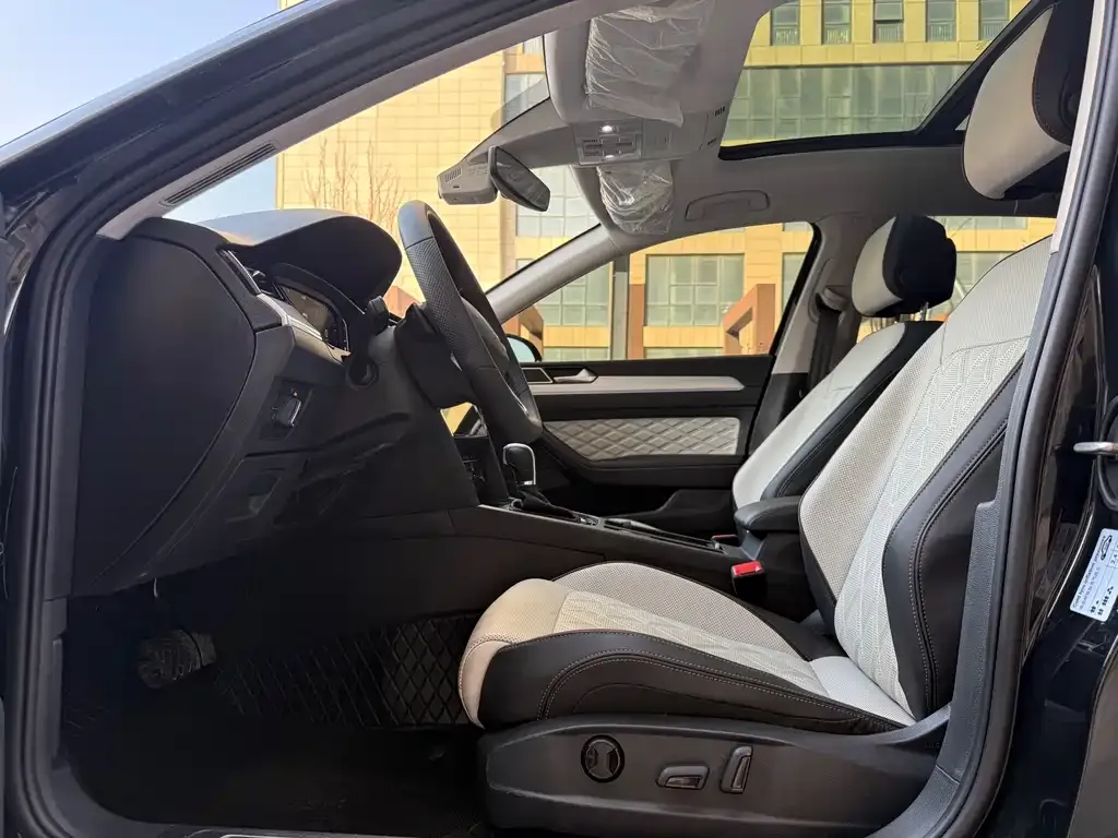 Volkswagen Magotan 2025 из CN, фото 8