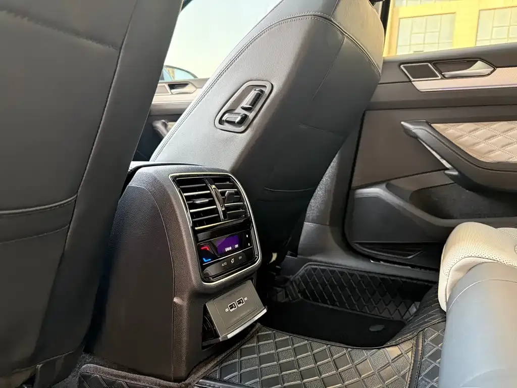 Volkswagen Magotan 2025 из CN, фото 6