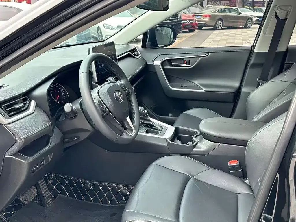 Toyota Wildlander 2022 из CN, фото 2