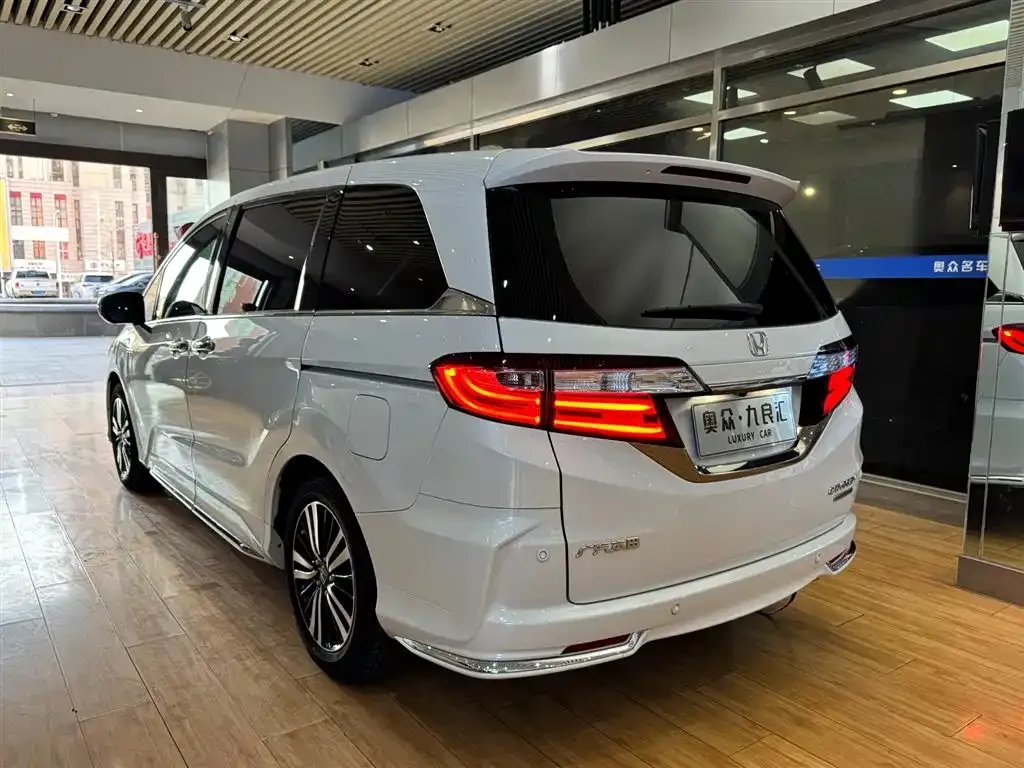 Honda Odyssey — фото 3