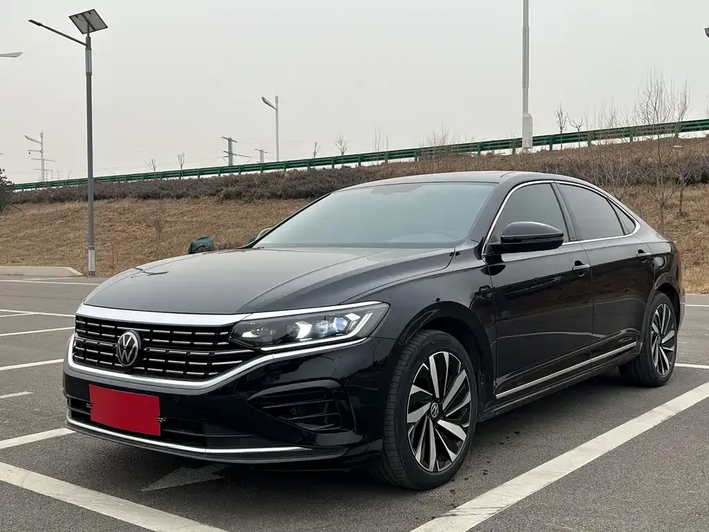 Volkswagen Passat 2023 из CN, фото 1