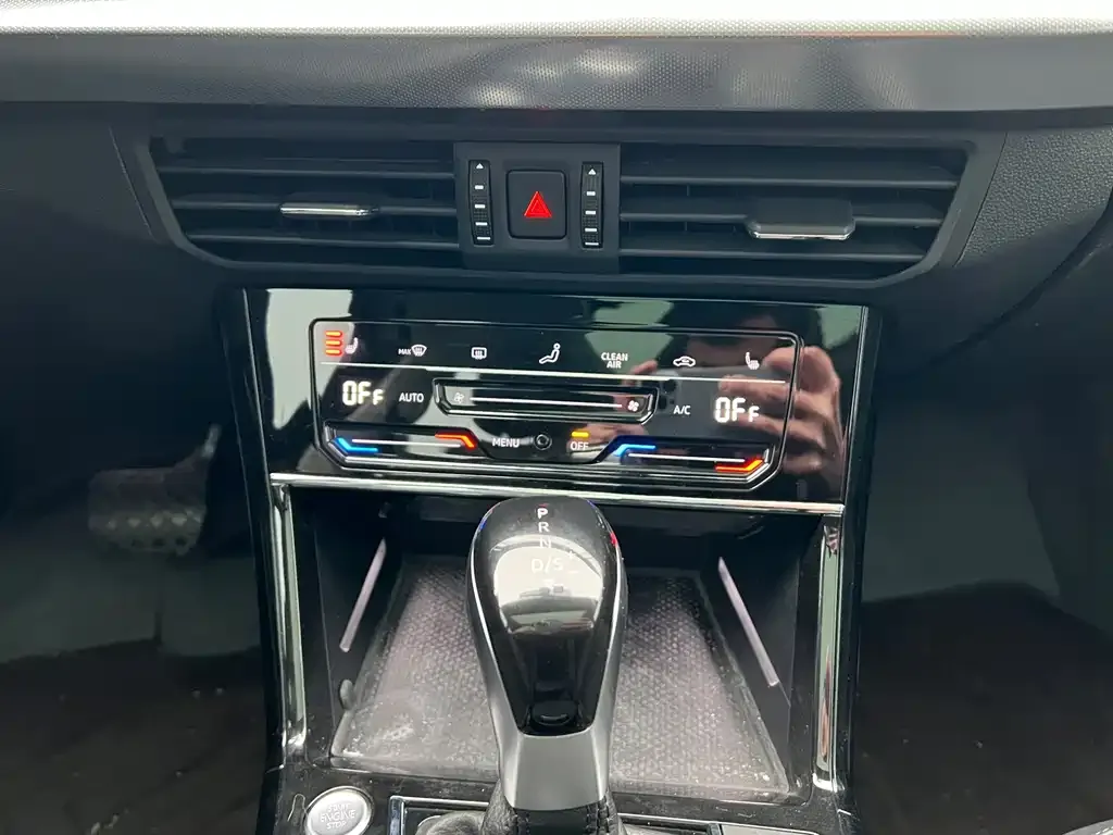 Volkswagen Passat 2023 из CN, фото 9