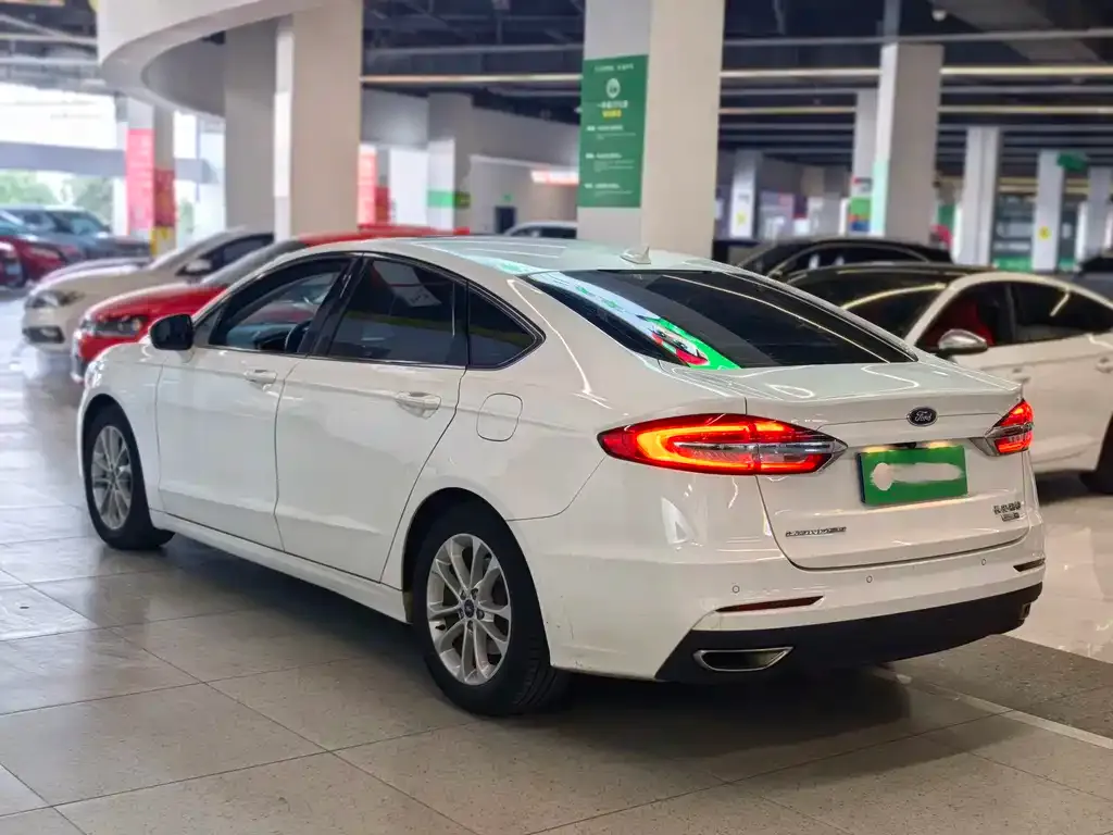 Ford Mondeo — фото 10