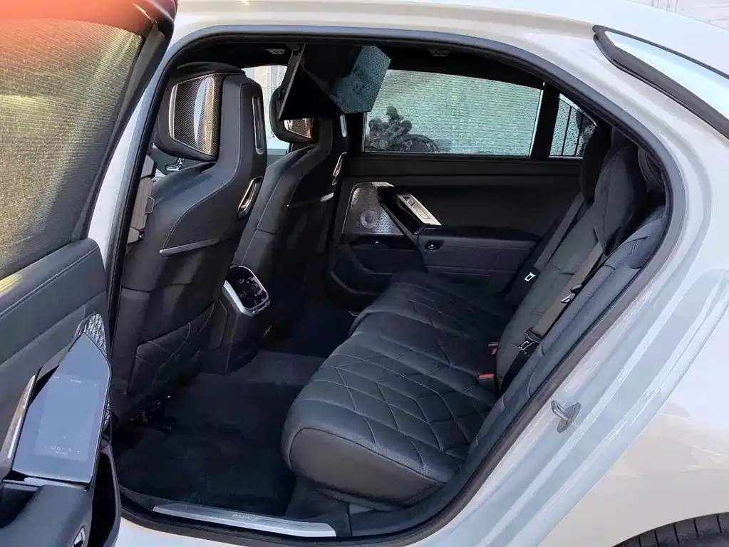 BMW i7 2024 из CN, фото 10