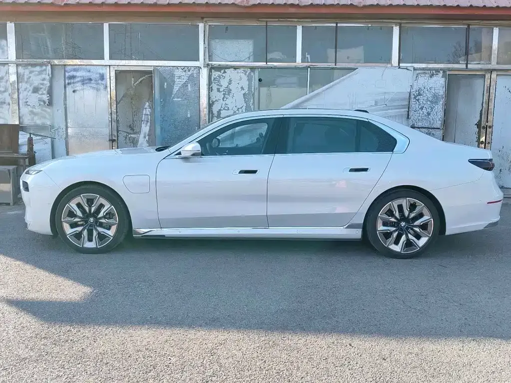 BMW i7 2024 из CN, фото 4