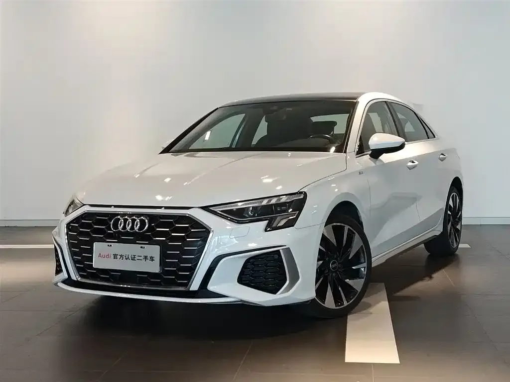 Audi A3 — фото 1