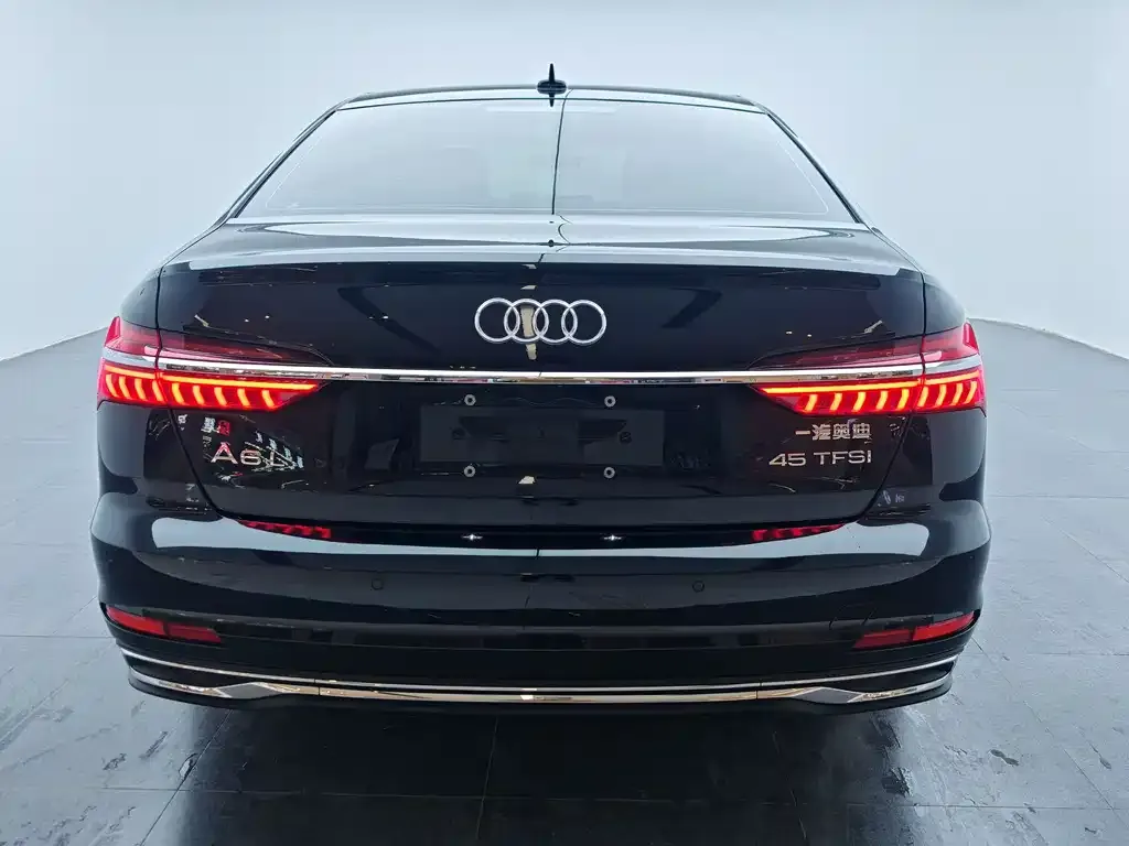 Audi A6L 2023 из CN, фото 2