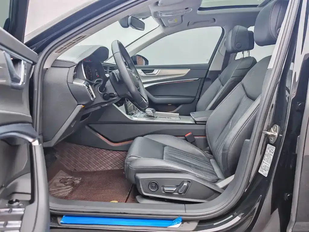 Audi A6L 2023 из CN, фото 6
