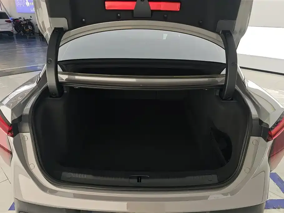Hongqi EH7 2024 из CN, фото 6