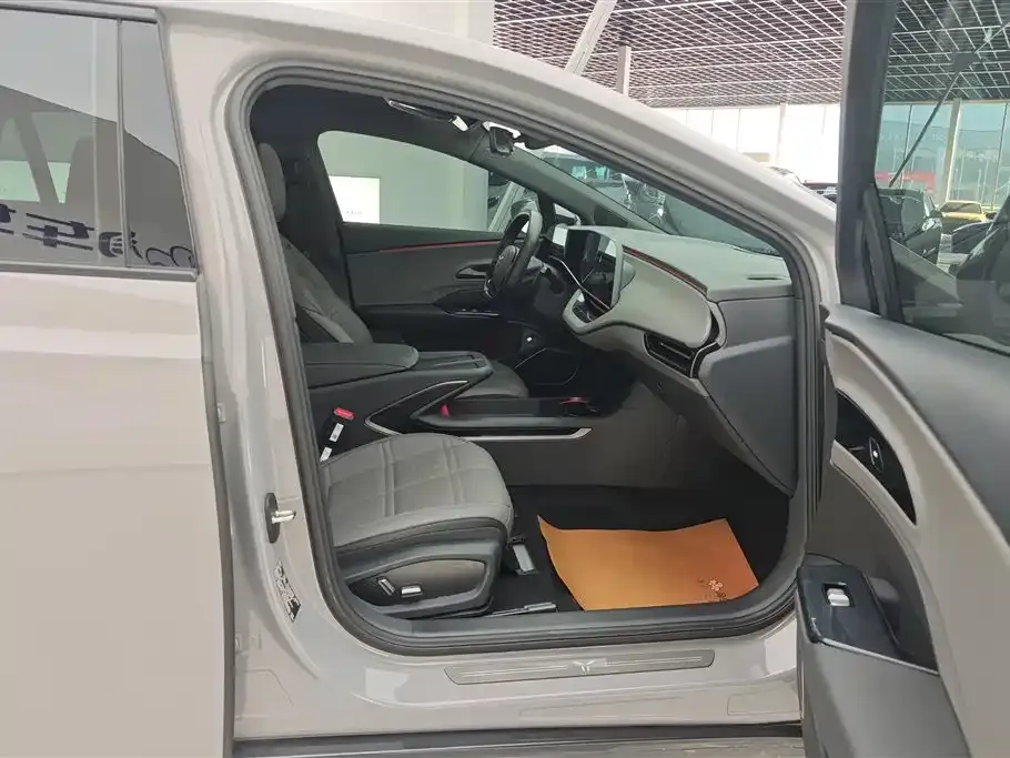 Hongqi EH7 2024 из CN, фото 10