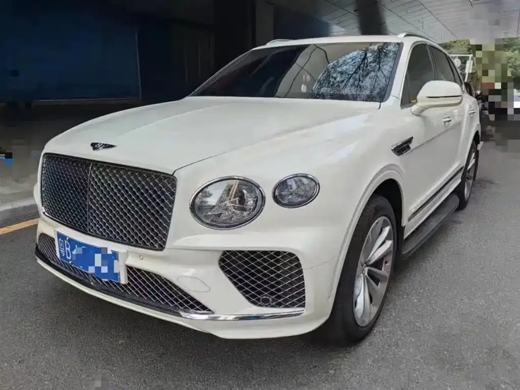 Bentley Bentayga — фото 1