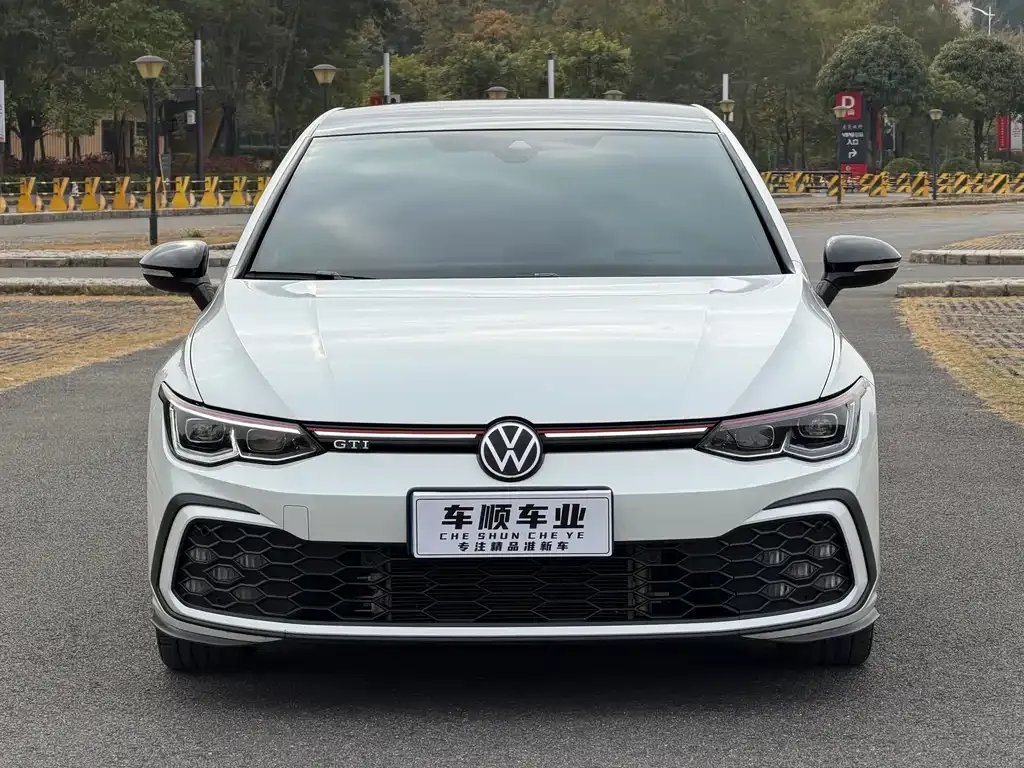 Volkswagen Golf GTI 2023 из CN, фото 4