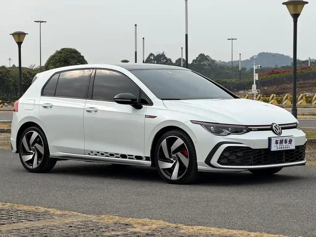 Volkswagen Golf GTI 2023 из CN, фото 5