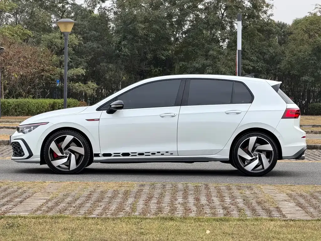 Volkswagen Golf GTI 2023 из CN, фото 9