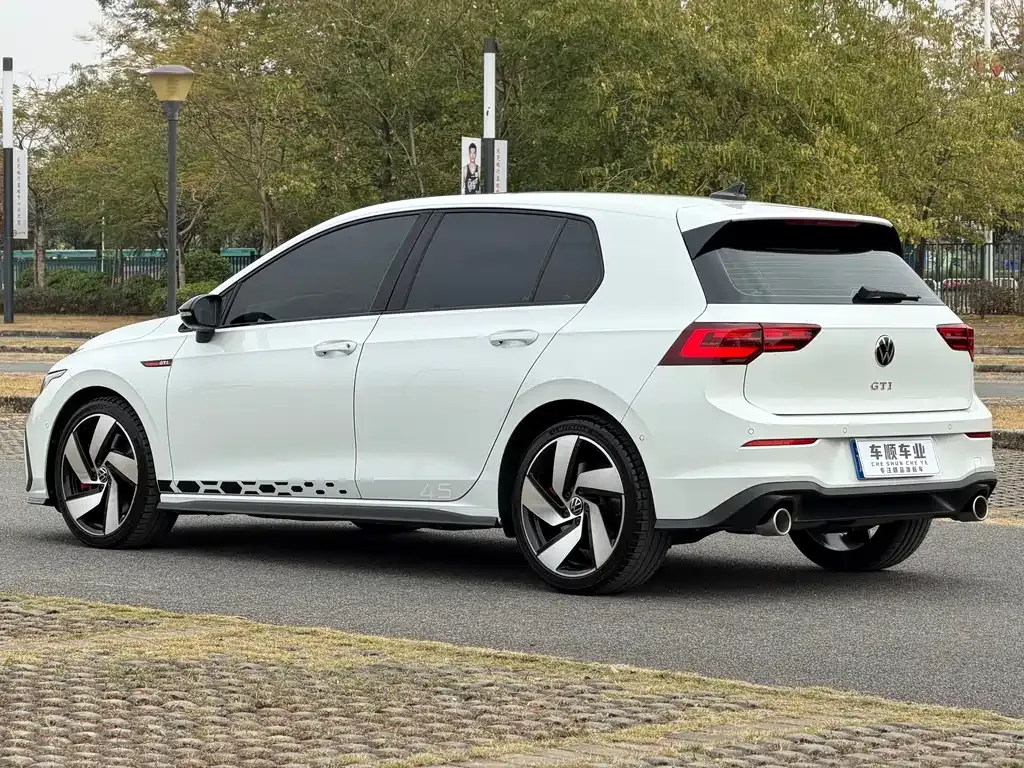 Volkswagen Golf GTI 2023 из CN, фото 7