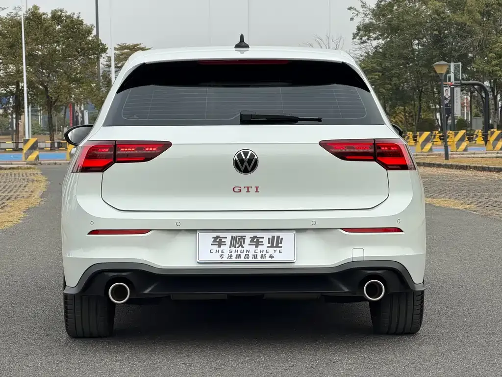 Volkswagen Golf GTI 2023 из CN, фото 10