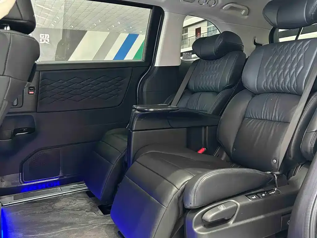 Honda Elysion 2025 из CN, фото 7