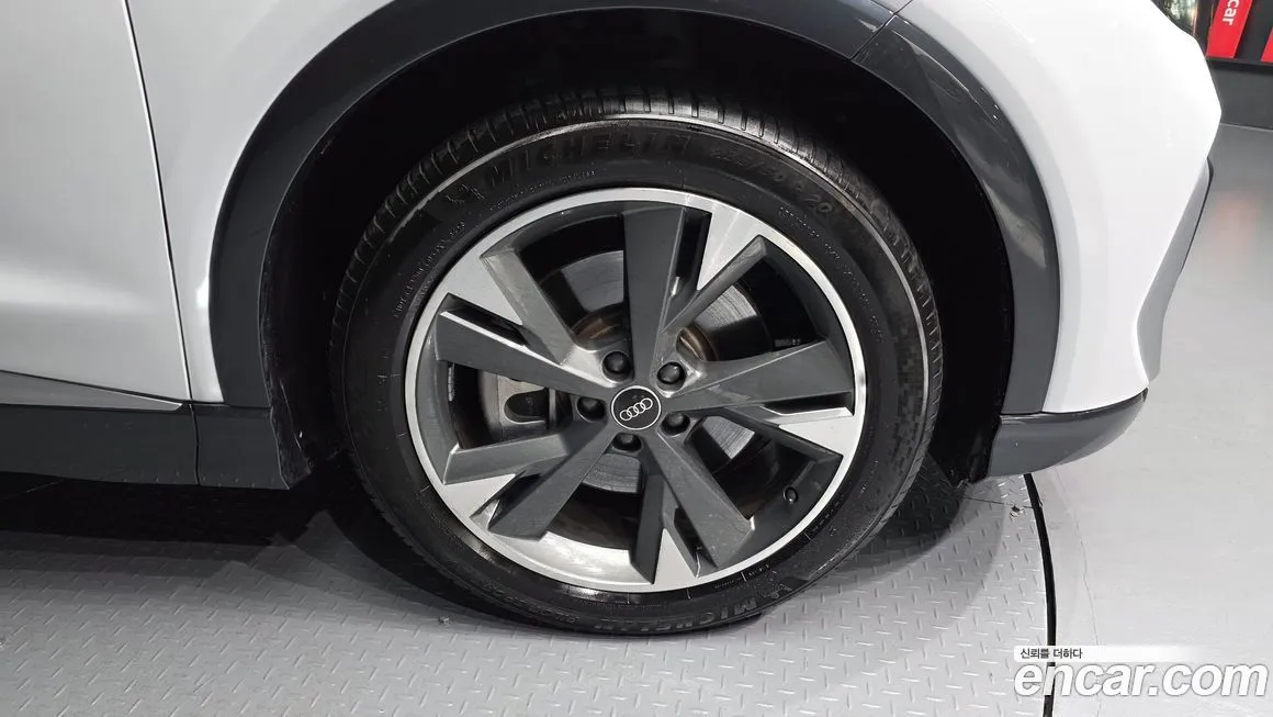 Audi Q4 e-tron 2023 из KR, фото 8