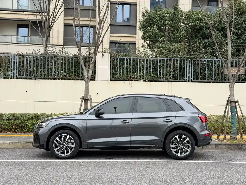 Audi Q5L 2024 из CN, фото 8