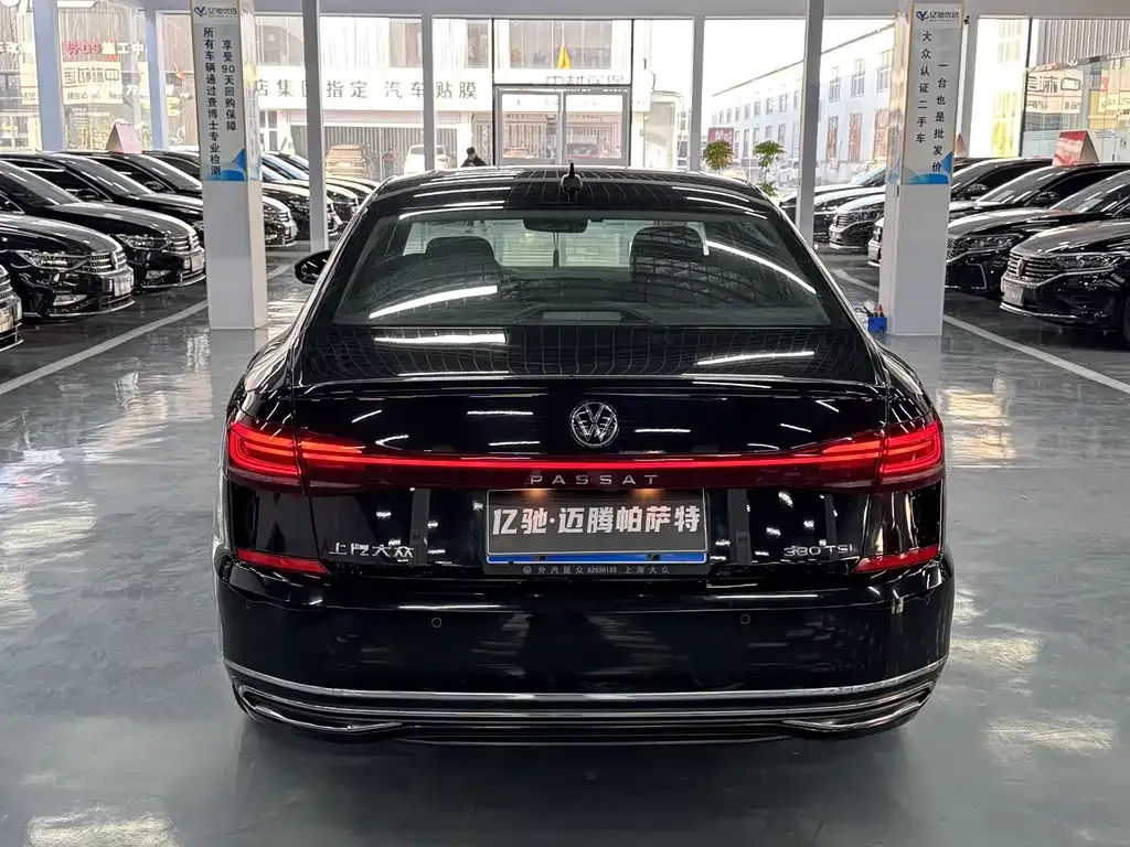 Volkswagen Passat 2023 из CN, фото 2