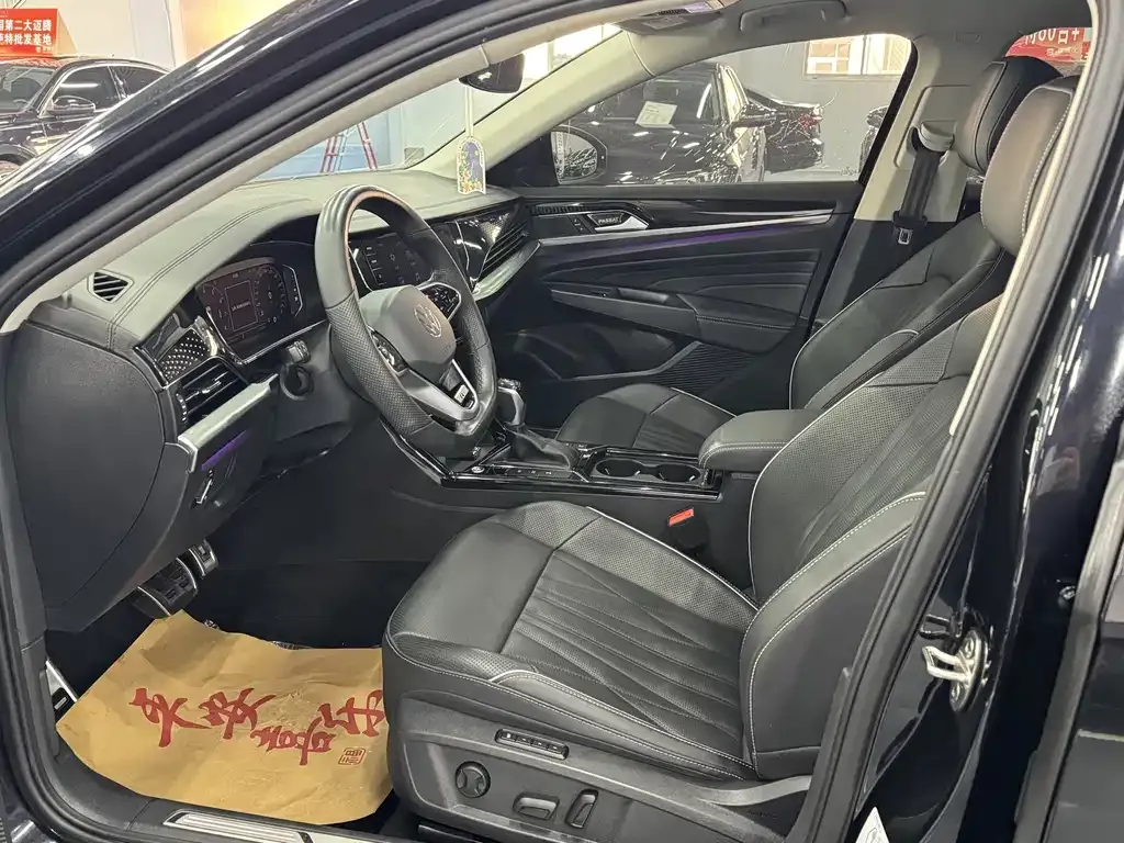 Volkswagen Passat 2023 из CN, фото 7
