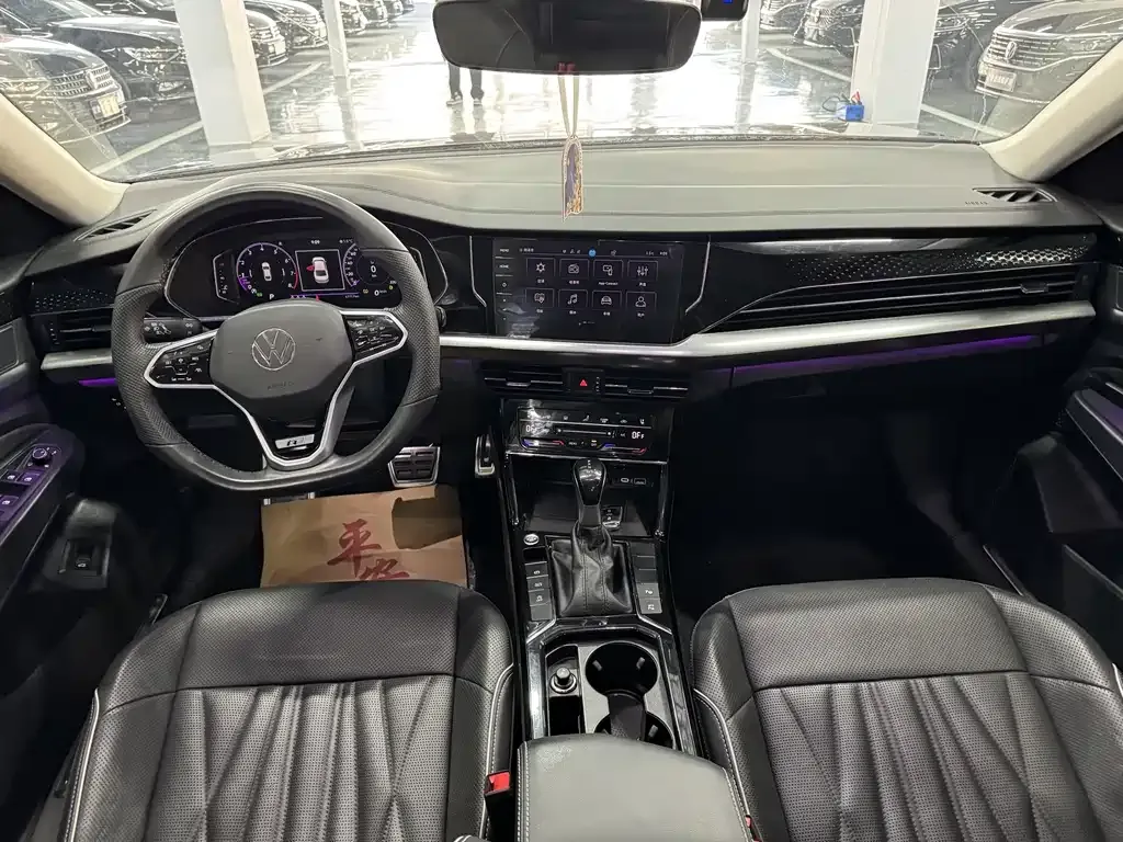 Volkswagen Passat 2023 из CN, фото 8