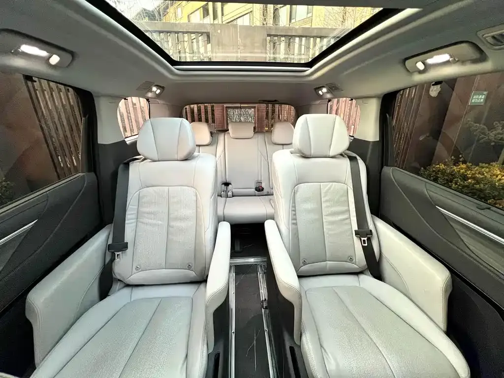 Buick GL8 2025 из CN, фото 8