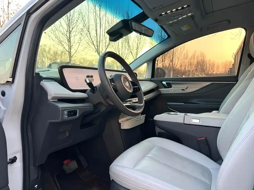 Buick GL8 2025 из CN, фото 10