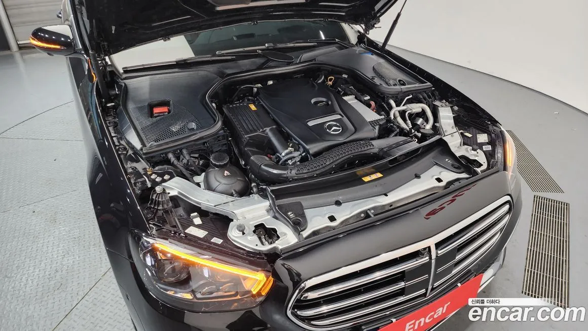 Mercedes-Benz E-Class — фото 10