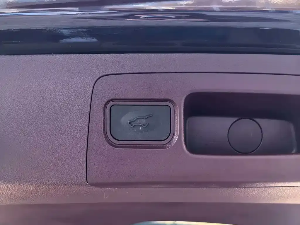 Buick GL8 2023 из CN, фото 8