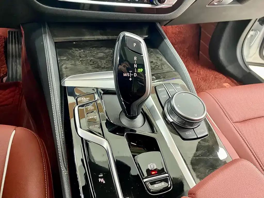 BMW 5 Series 2023 из CN, фото 5
