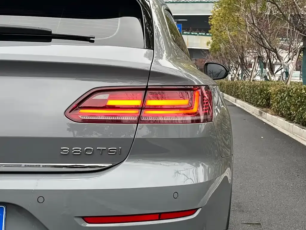 Volkswagen CC 2023 из CN, фото 2