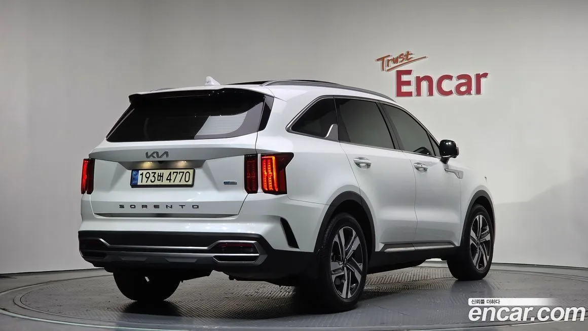 Kia Sorento — фото 8