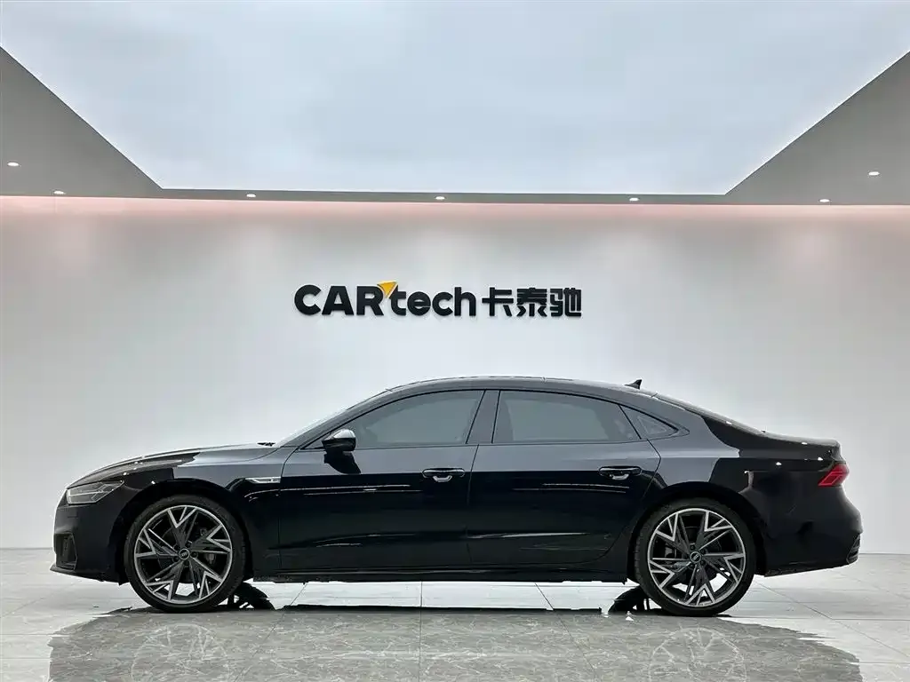 Audi A7L 2024 из CN, фото 3