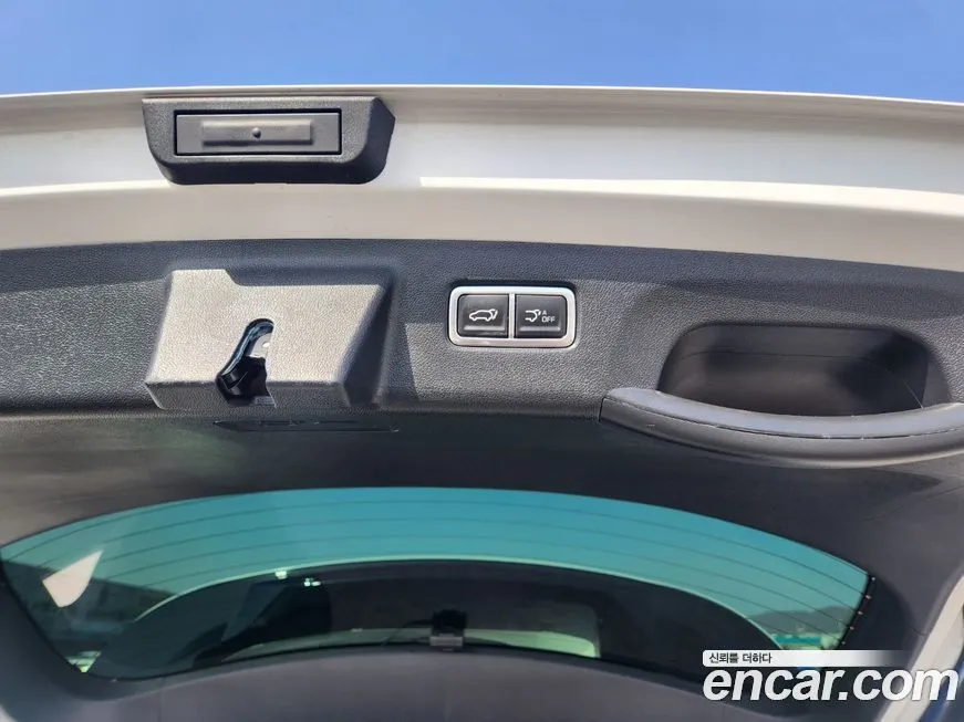 Kia Sorento — фото 8