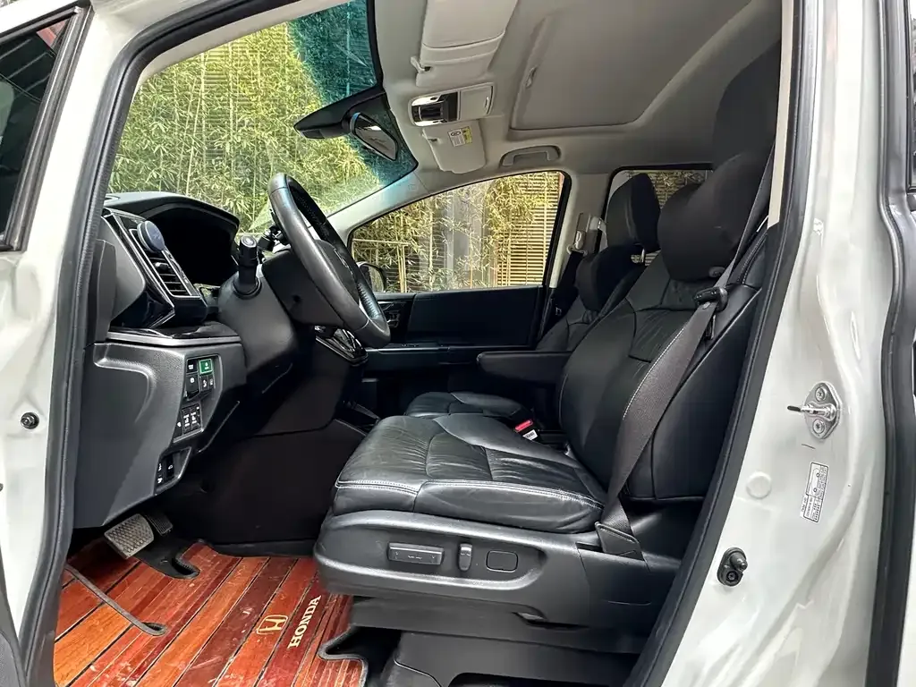 Honda Elysion 2021 из CN, фото 4