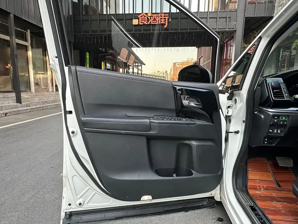 Honda Elysion 2021 из CN, фото 7
