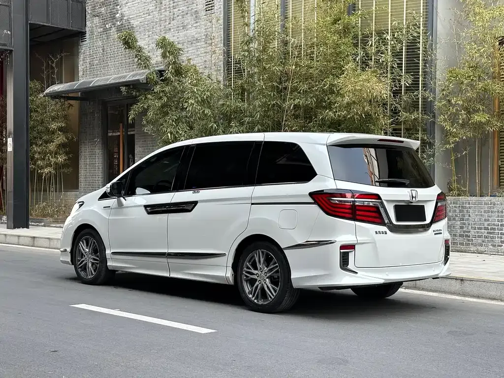 Honda Elysion 2021 из CN, фото 10