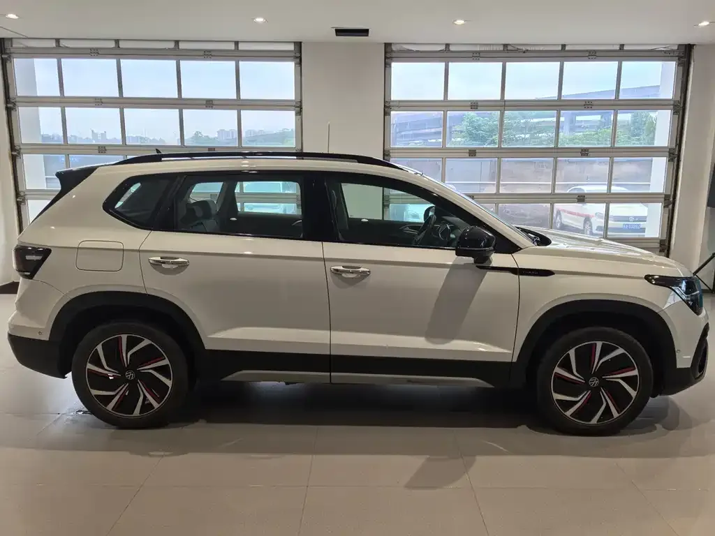 Volkswagen Tharu 2024 из CN, фото 4