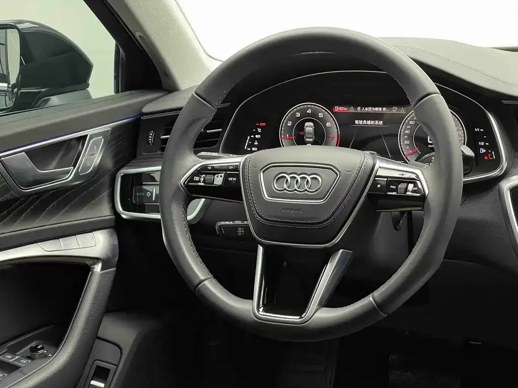 Audi A6L — фото 9