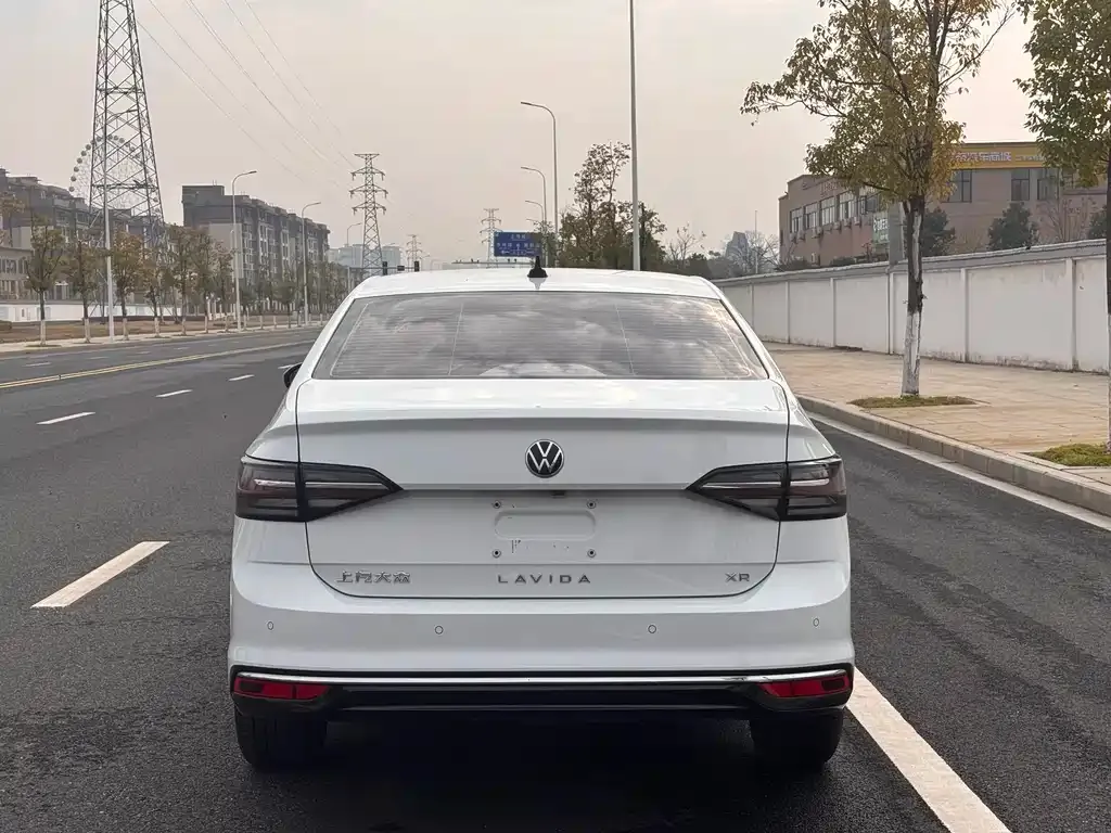 Volkswagen Lavida — фото 8