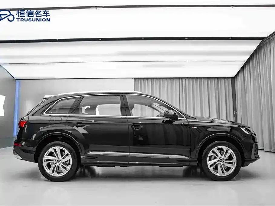 Audi Q7 2023 из CN, фото 5