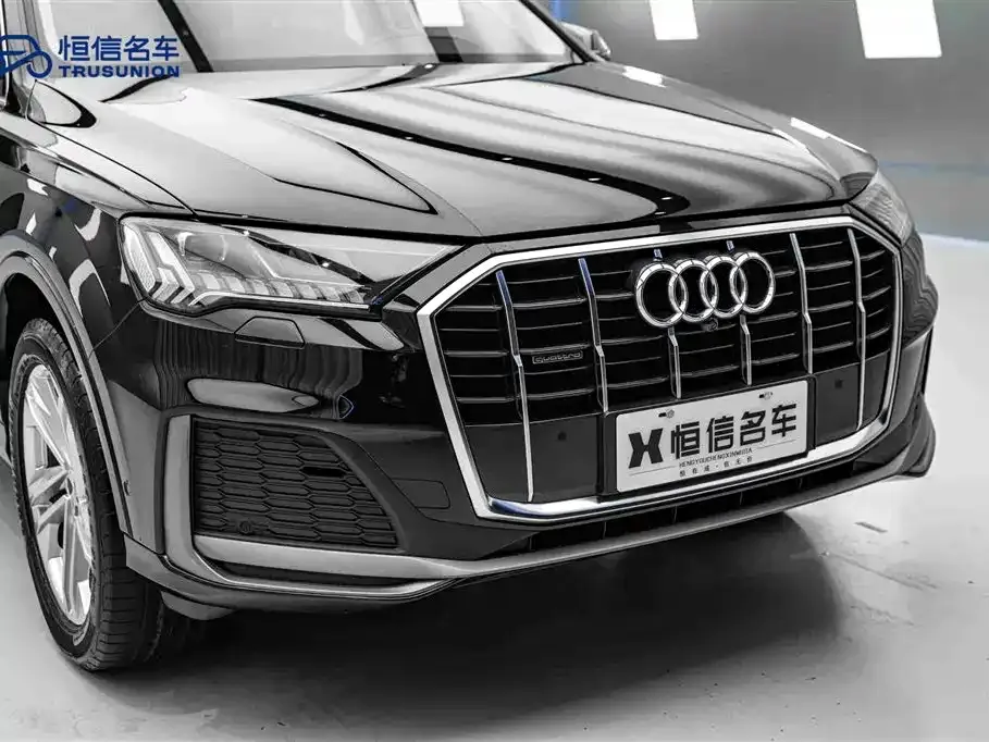 Audi Q7 2023 из CN, фото 9
