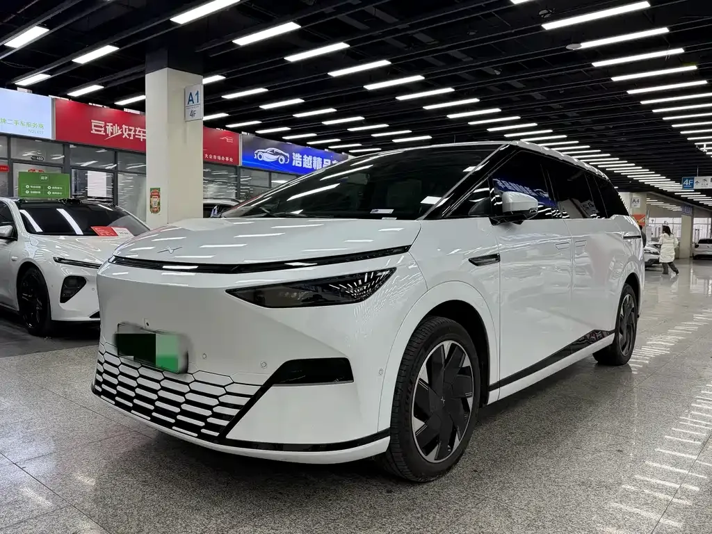 XPeng X9 2024 из CN, фото 1