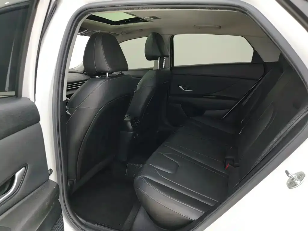 Hyundai Elantra 2022 из CN, фото 6