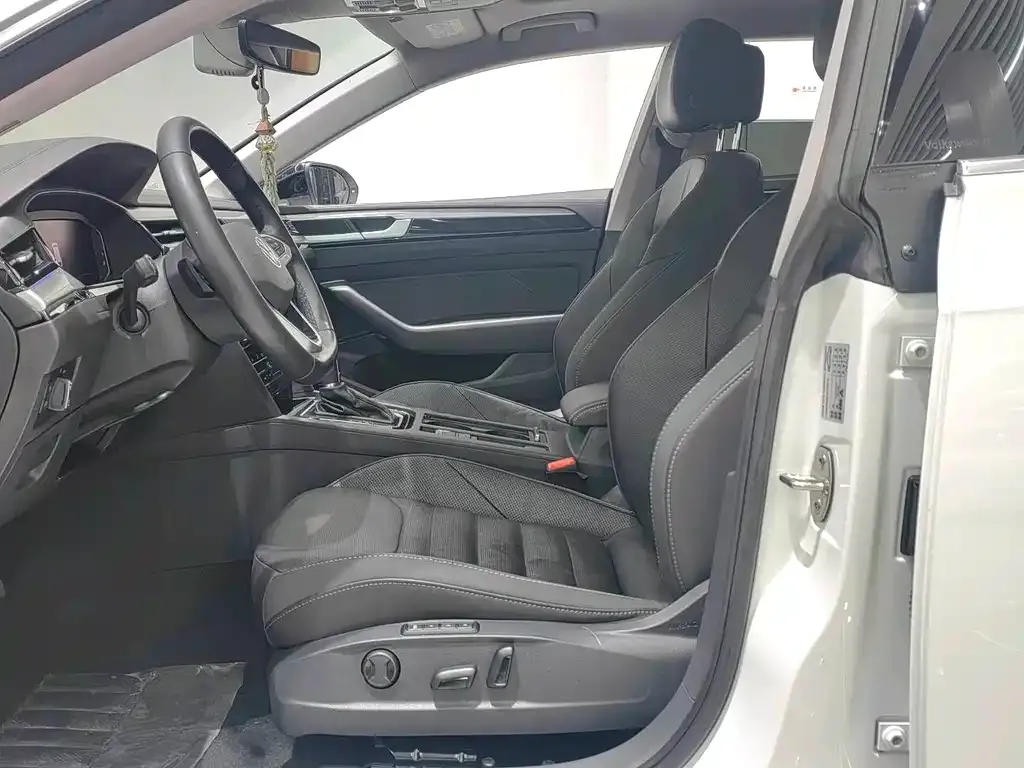 Volkswagen CC 2022 из CN, фото 8