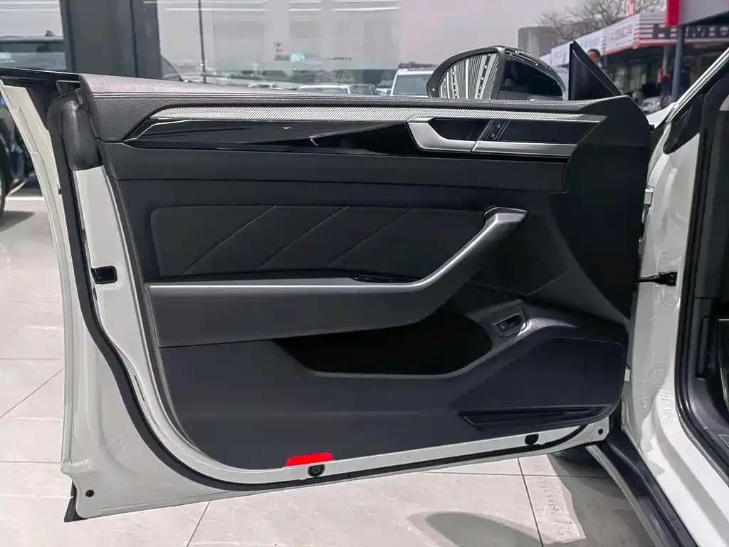 Volkswagen CC 2022 из CN, фото 3