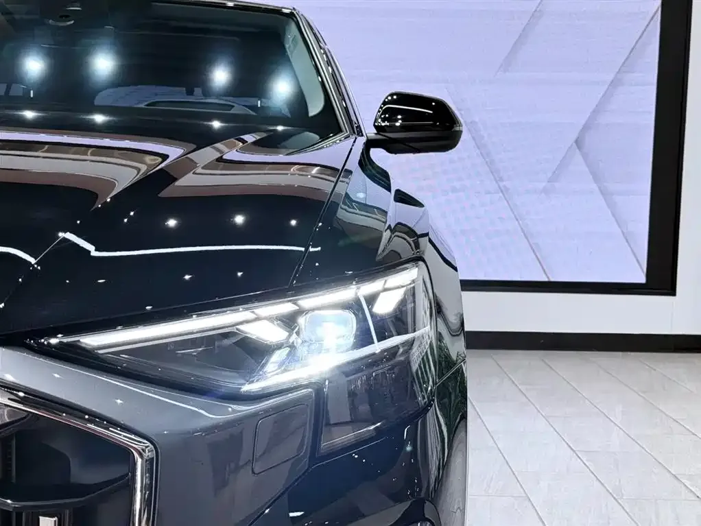 Audi Q8 2024 из CN, фото 4
