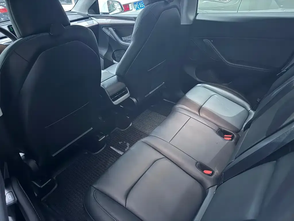Tesla Model Y 2023 из CN, фото 2